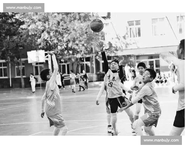 速度小子陈卓：百队杯 12 分 4 抢断显锋芒